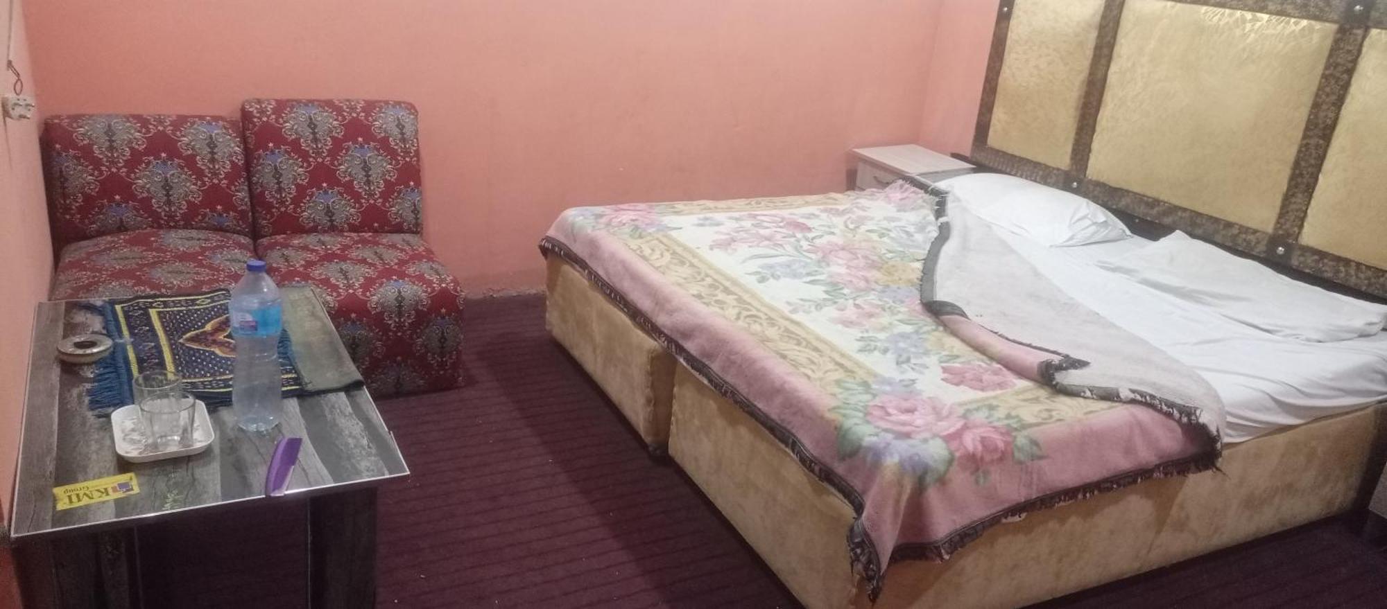 New Pak Royal Hotel Lahore Eksteriør bilde