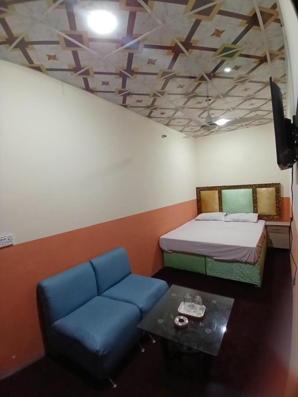 New Pak Royal Hotel Lahore Eksteriør bilde
